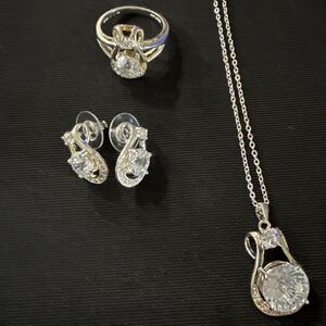 Lind Silver Plated Necklace, Earrings & Ring Sz 11.25 Set